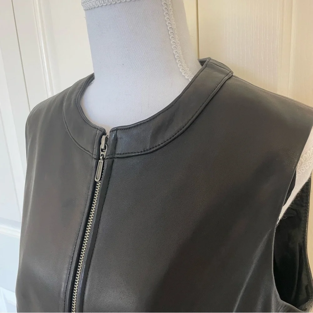 Classiques Entier, black vest. Genuine Lamb skin shell. Women’s size Large - Picture 3 of 9